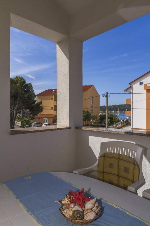 Apartments Ivica Palit Εξωτερικό φωτογραφία